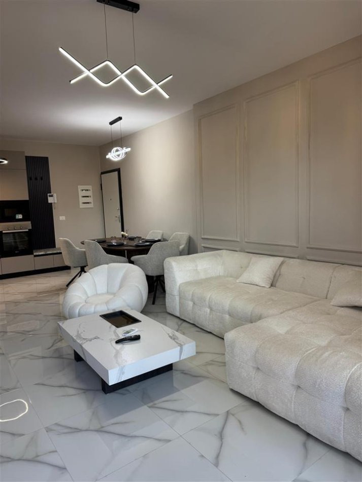 Tirane, jepet me qera apartament 3+1+Ballkon Kati 15, 125 m² 1.500 € (Garden Building)