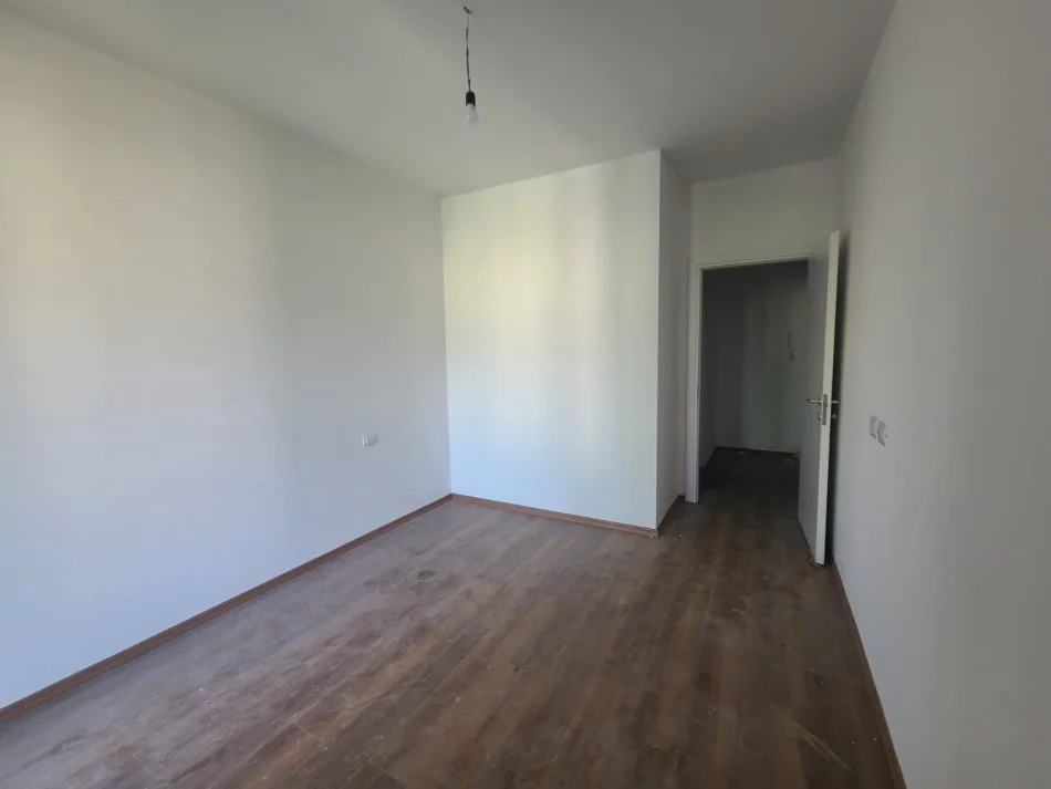 Tirane, shitet apartament 1+1+Ballkon Kati 3, 70 m² 173.500 € (Mbrapa Ambasades Amerikane)