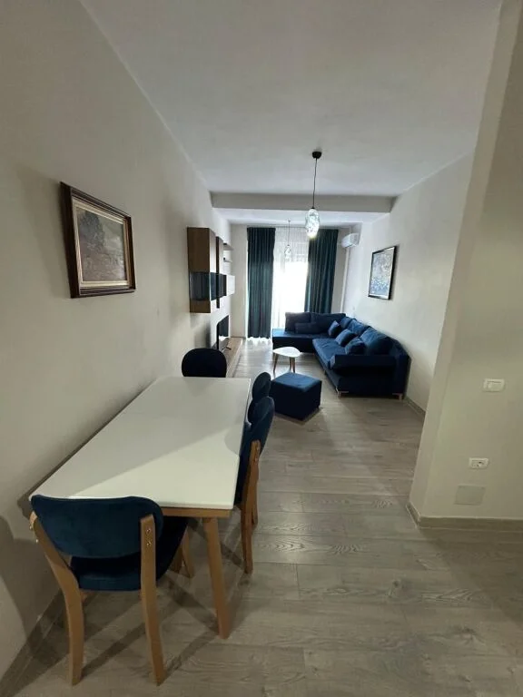APARTAMENT  1+1 ME QIRA TE XHAMLLIKU 500 euro