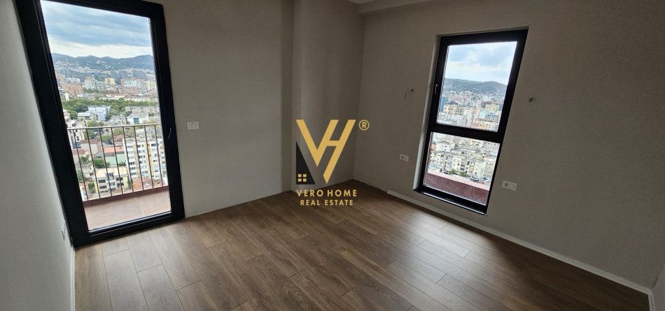 Tirane, jepet me qera zyre Kati 7, 160 m² 2.000 € (GARDEN BUILDING)