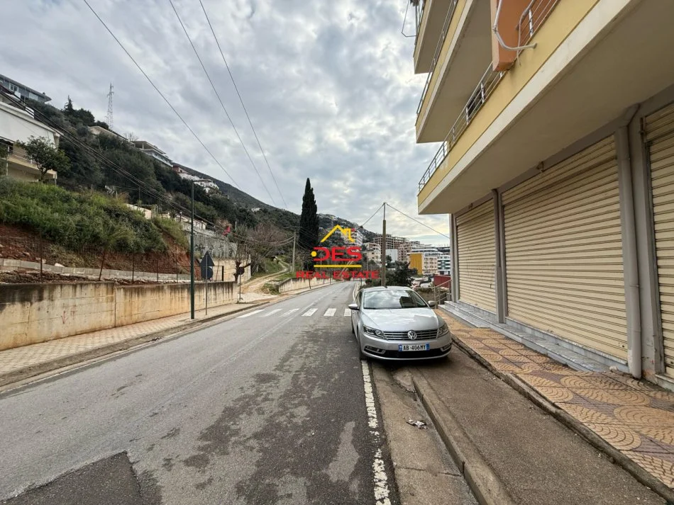 Vlore, shitet dyqan Kati 0, 45 m² 105.000 € (Rruga Aleksandër Moisiu)