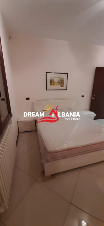 Tirane, jepet me qera apartament 1+1 Kati 2, 80 m² 450 € (ne Kinostudio, prane “Kopshtit Lala”)