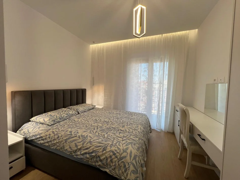 Tirane, jepet me qera apartament 1+1+Ballkon Kati 6, 67 m² 600 € (Bulevardi Ri)