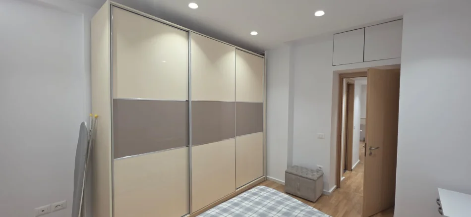 Tirane, jepet me qera apartament 1+1 Kati 2, 80 m² 550 € (Kodra e Diellit)
