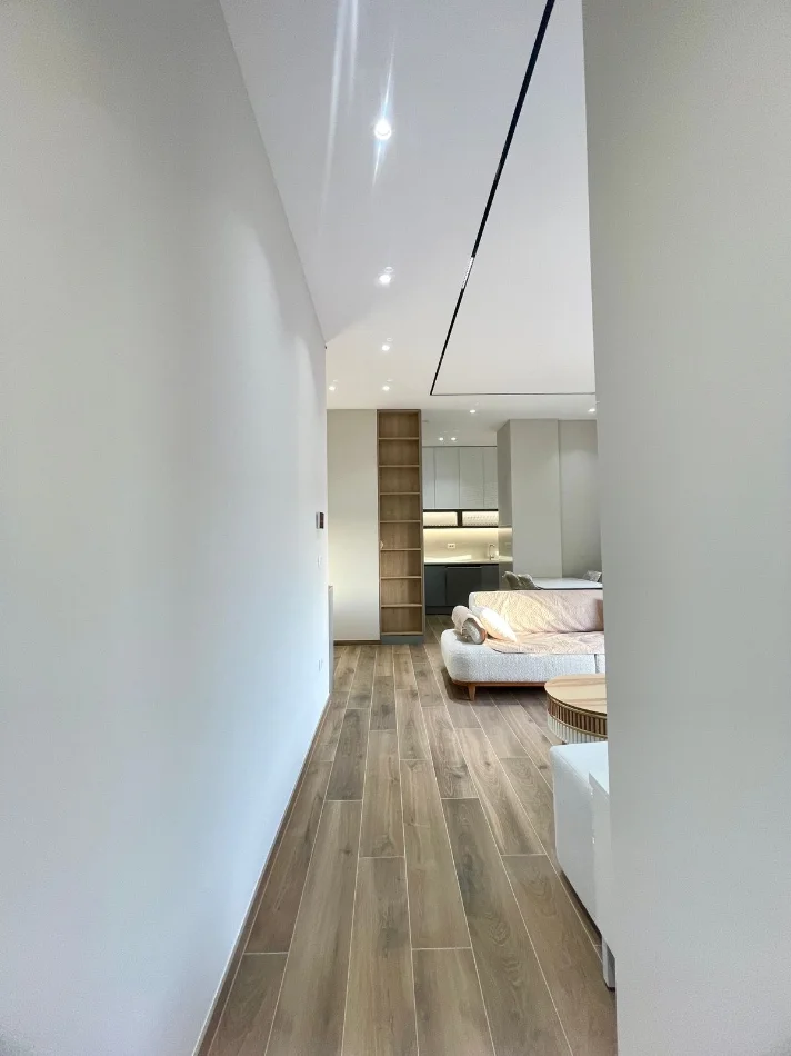 Tirane, jepet me qera apartament 2+1+Ballkon Kati 8, 131 m² 1.500 € (Kompleksi Delijorgji)
