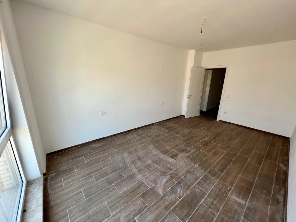 Tirane, jepet me qera apartament 2+1 Kati 6, 130 m² 450 € (Rruga xhanfize keko)