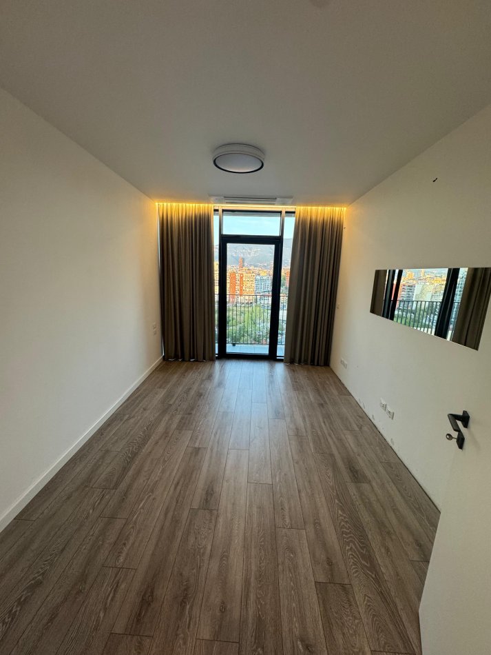 Tirane, jepet me qera apartament 2+1 Kati 9, 125 m² 1.600 € (Lake View)