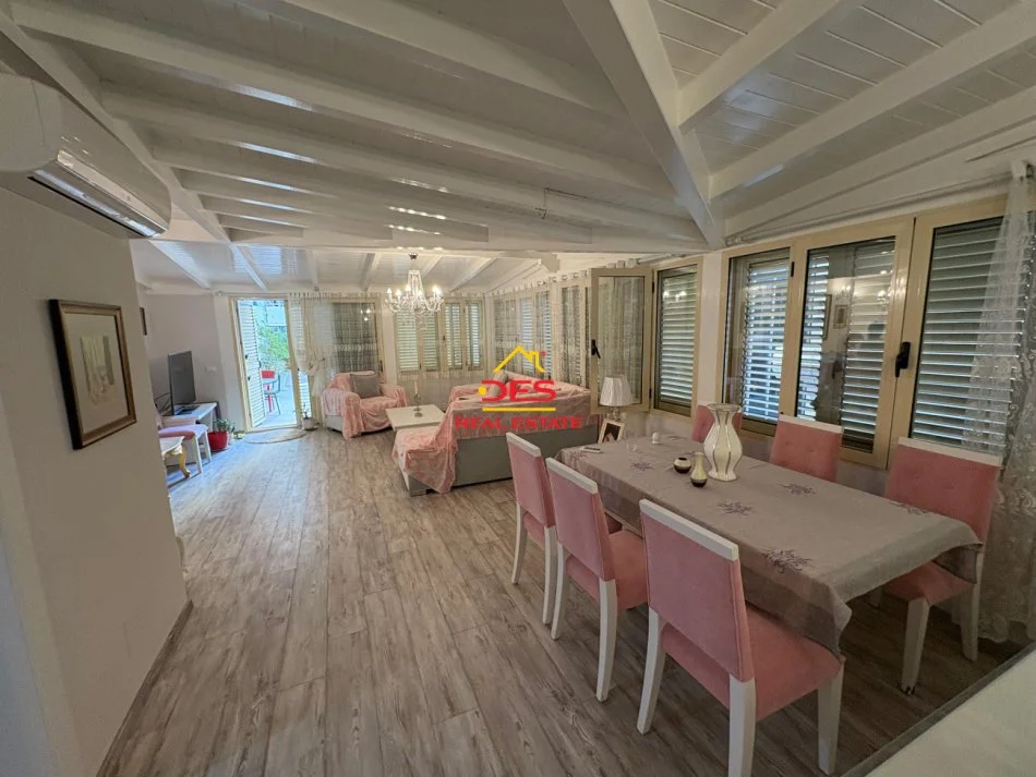 Vlore, shitet apartament+verande | Penthouse 2+1+Ballkon Kati 2, 155 m² 180.000 € (Rruga Sadik Zotaj)