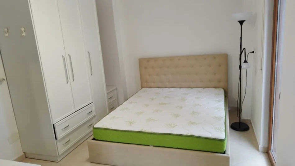 Durres, jepet me qera apartament 2+1+Ballkon Kati 9, 97 m² 500 € (Vollga)