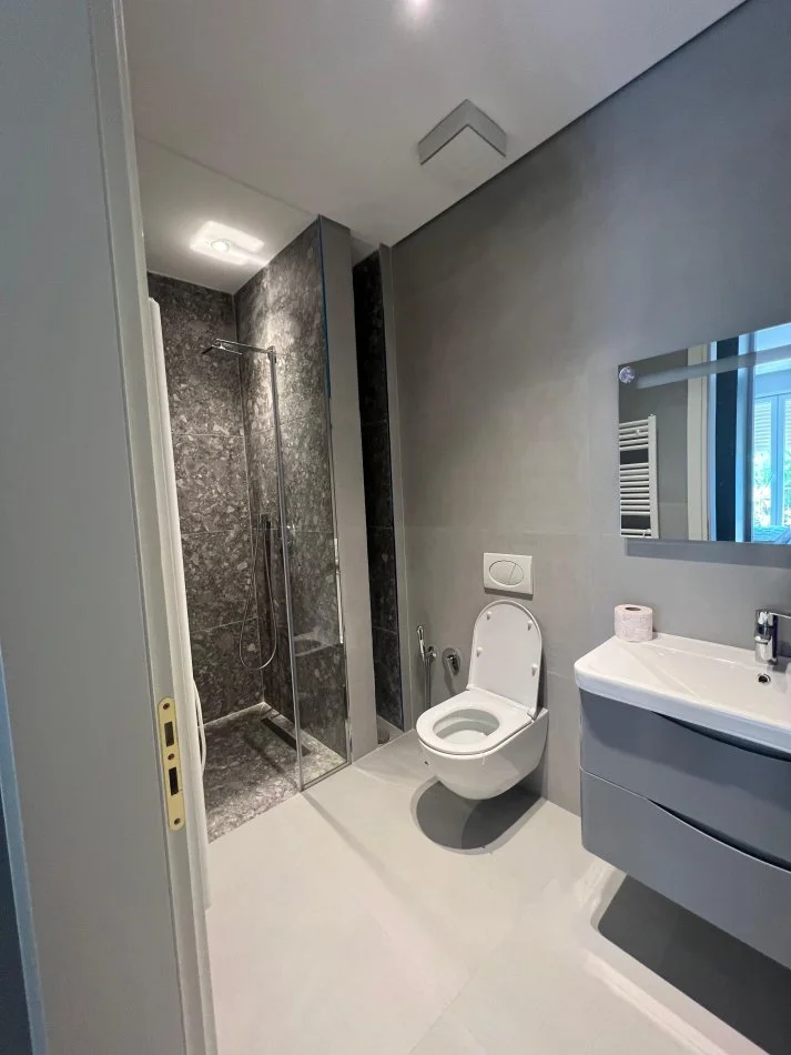 Tirane, jepet me qera apartament 2+1 Kati 2, 115 m² 1.200 € (SECRET GARDEN RESIDENCE)