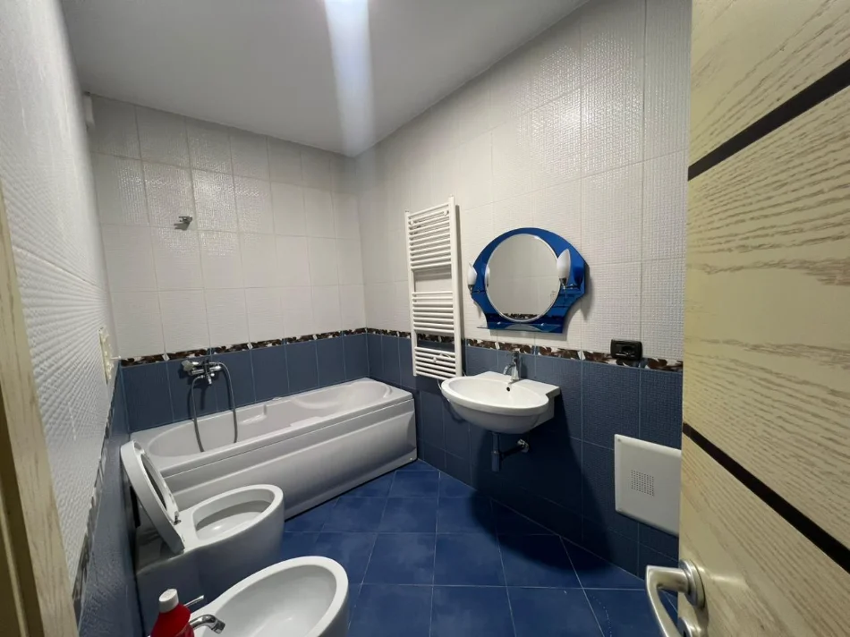 Tirane, shitet apartament 1+1 Kati 3, 62 m² 149.000 € (rruga xhanfize keko)