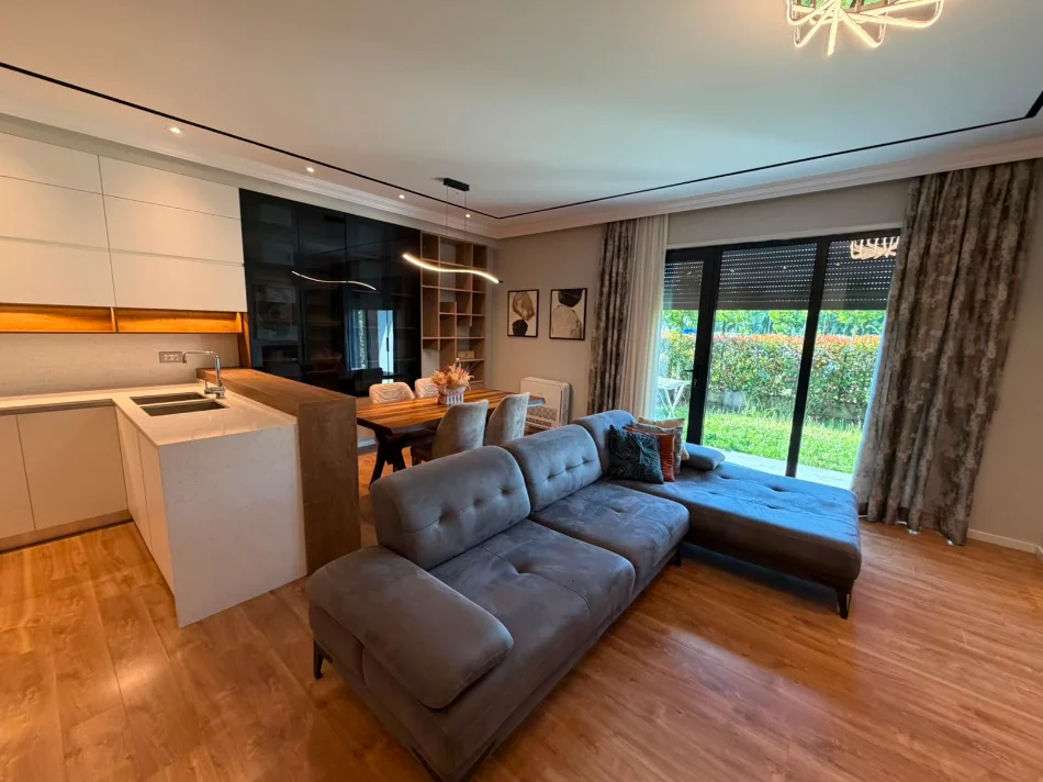 Tirane, shitet apartament 2+1 Kati 0, 400.000 € 