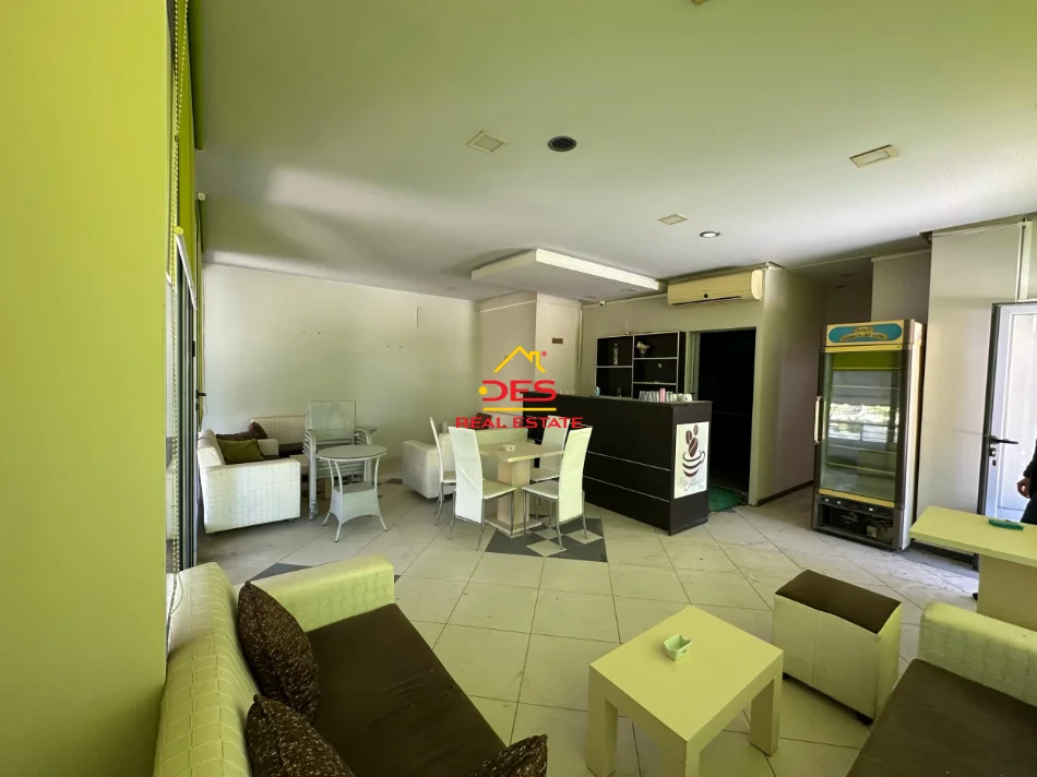 Vlore, shitet ambjent biznesi Kati 1, 70 m² 80.000 € (Rruga Mis Durhan)