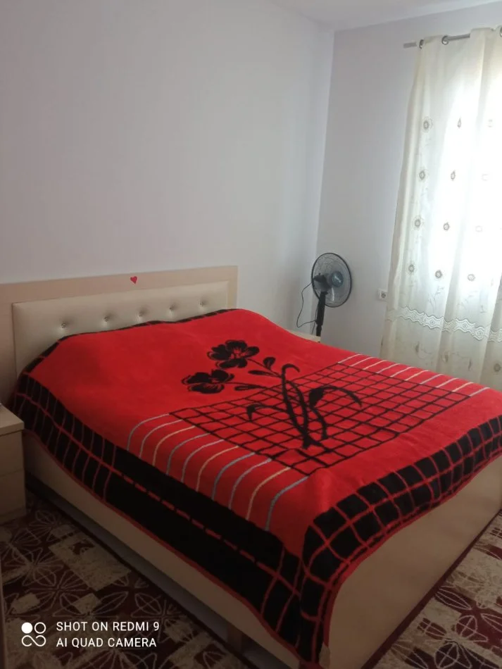 Tirane, jap me qera apartament 2+1+Ballkon Kati 6, 140 m² 300 € (Bulevardi blu kamez)