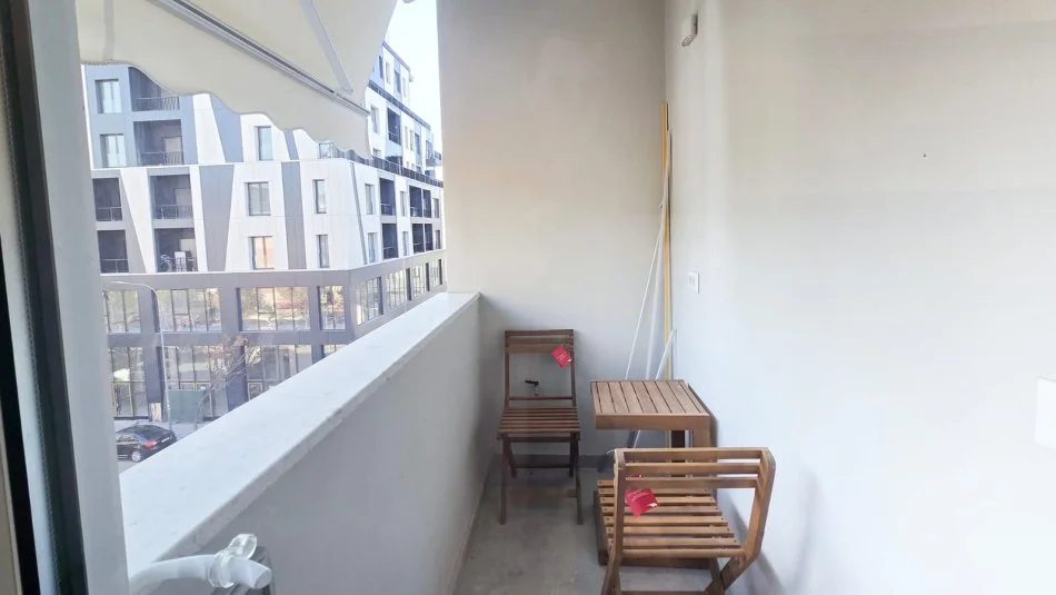 Tirane, jepet me qera apartament 1+1 Kati 4, 65 m² 700 € (Rruga e Barrikadave)