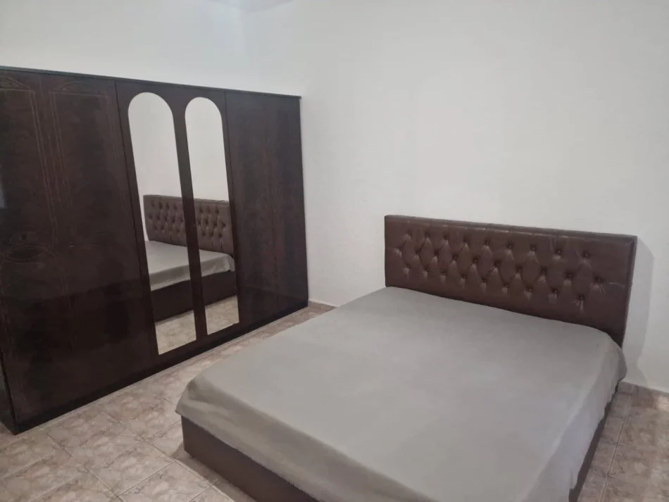 Tirane, jepet me qera apartament 2+1 Kati 1, 100 m² 400 € (Ish Frigoriferi ,Siri Kodra)