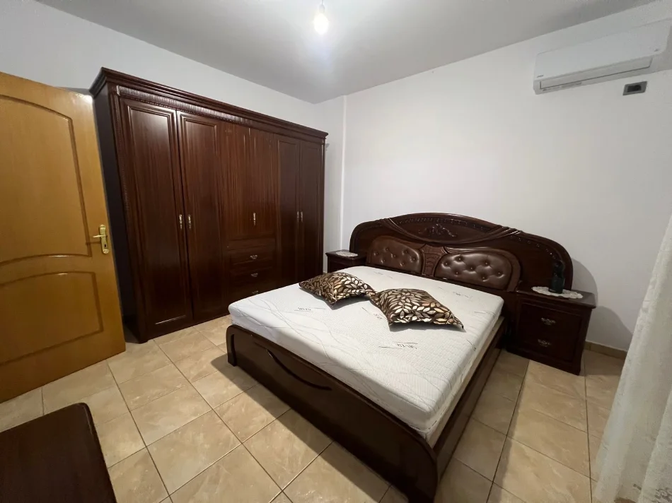 Tirane, jepet me qera apartament 1+1 Kati 1, 70 m² 400 € (Siri Kodra prane Hotel Meridian)