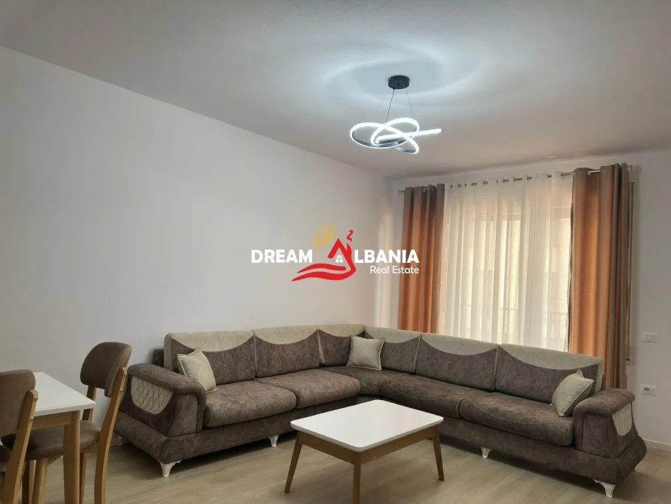 Tirane, jepet me qera apartament 2+1 Kati 1, 100 m² 650 € (Don Bosko)