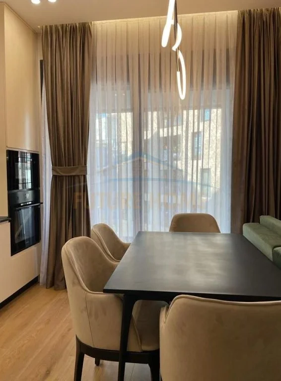 Tirane, jepet me qera apartament 1+1 Kati 3, 70 m² 900 € (Rruga e Kosovareve)