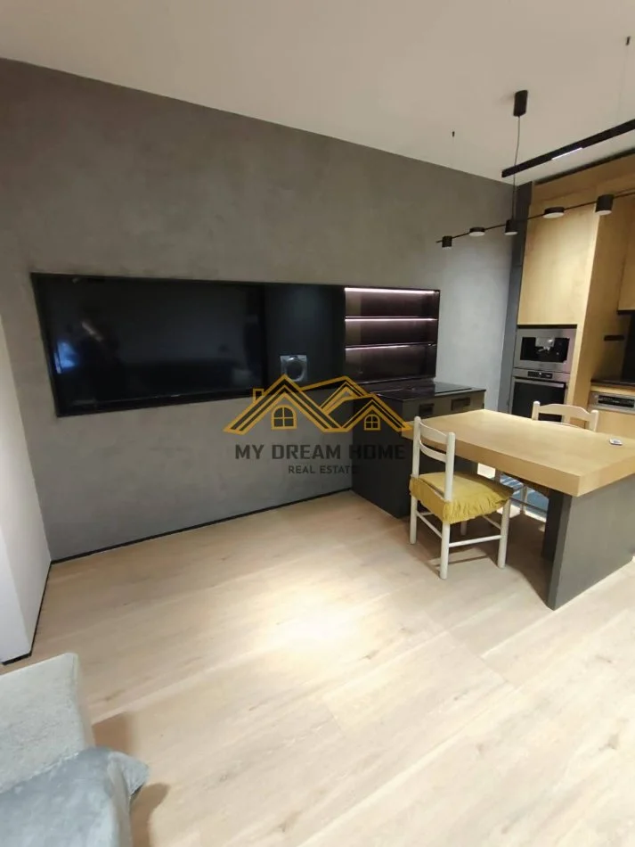 Shqiperi, jepet me qera apartament 1+1 Kati 4, 70 m² 500 € (PLAZH DURRES)