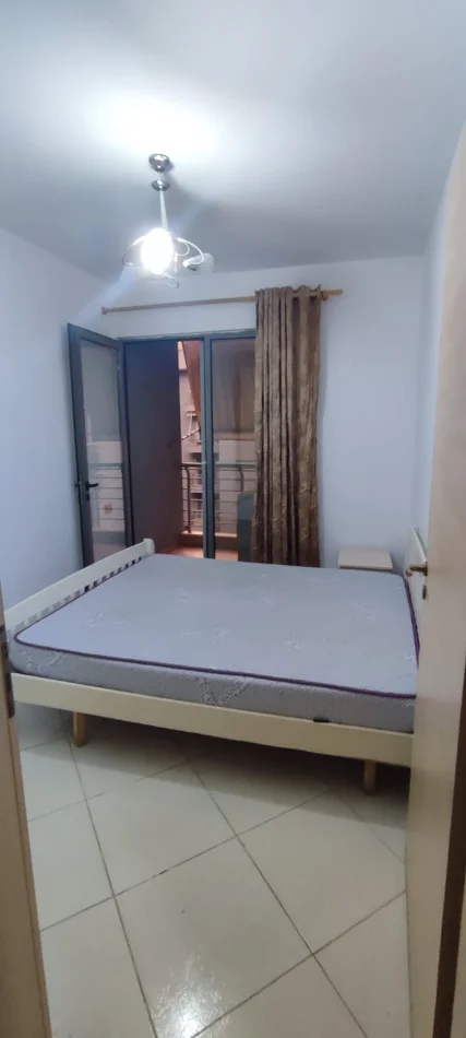 Tirane, jepet me qera apartament 1+1 Kati 4, 60 m² 430 € (Rruga e Dibres)