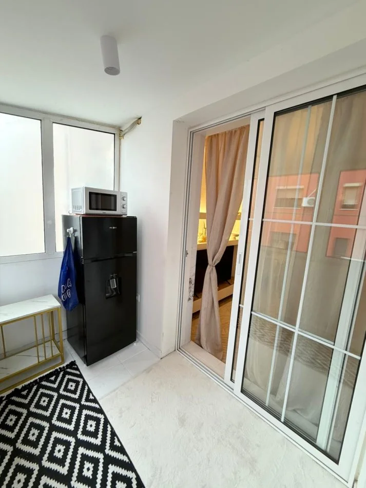 Tirane, shitet apartament 2+1+Ballkon Kati 1, 70 m² 240.000 € (Bllok)