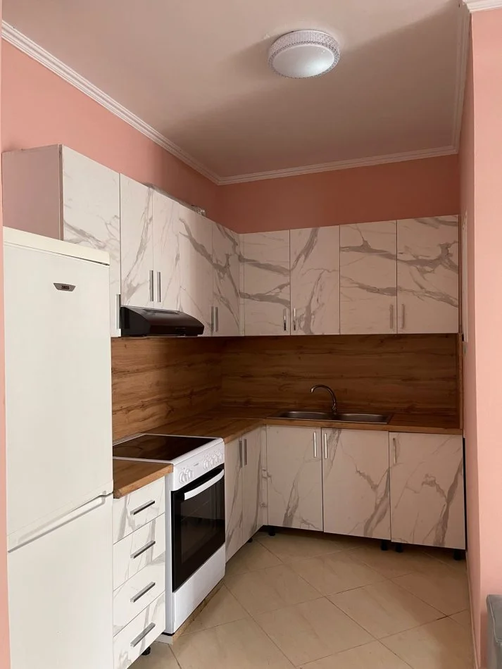 Tirane, qera apartament 1+1- 550uro personi siper qendres kristal center (KOMUNA E PARISIT)