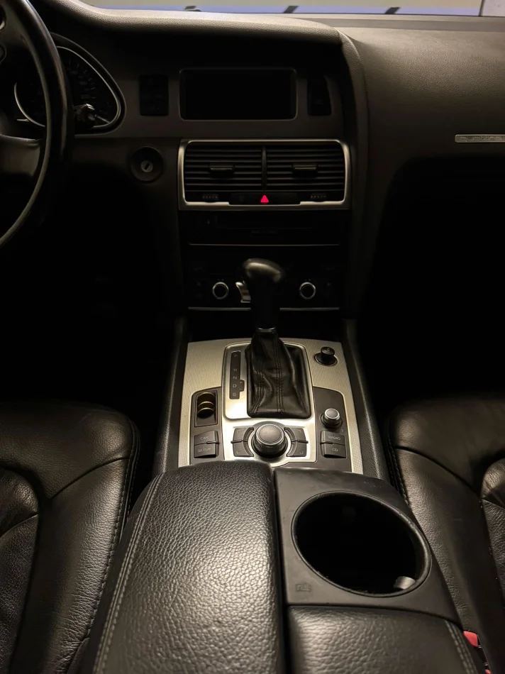 Vlore, Nafte, e zeze automatik Kondicioner 22.000 km 600.000 €