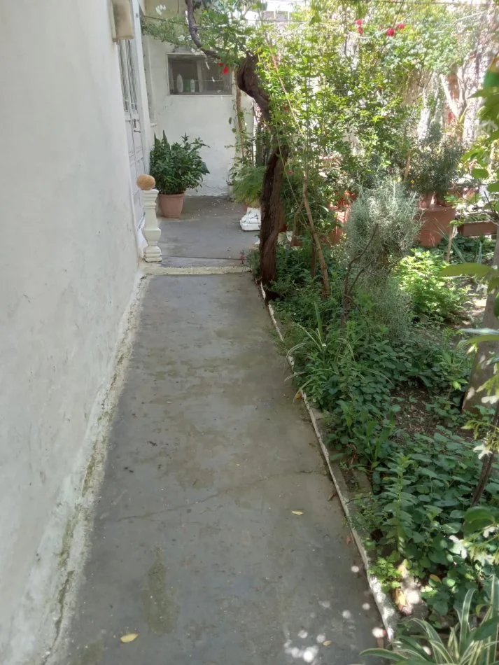 Durres, shitet shtepi 1+1 Kati 0, 156 m² 125.000 € (Rruga Mujo Ulqinaku)