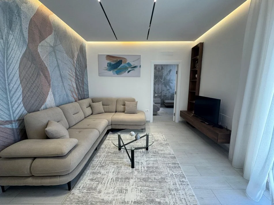 Tirane, jepet me qera apartament 1+1+Ballkon Kati 9, 65 m² 650 € (River Residence, Reuga Nexho Konomi)