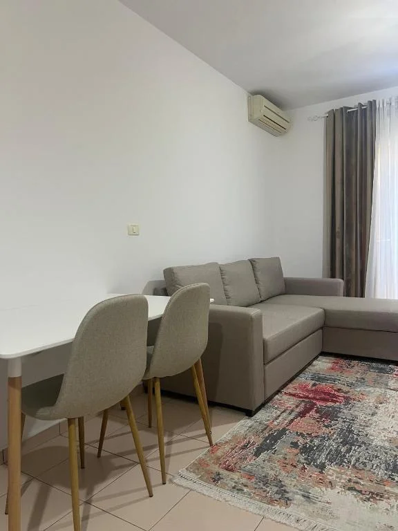 Tirane, jepet me qera apartament 1+1 Kati 2, 70 m² 700 € (Elbasanit)