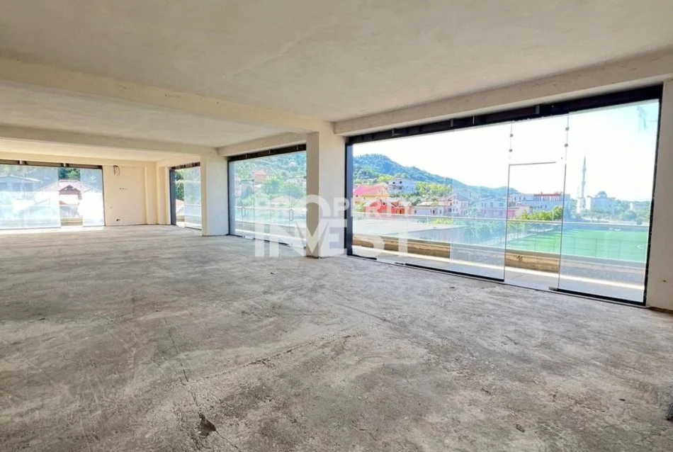 Tirane, shitet ambjent biznesi Kati 3, 1.291 m² 900.000 € (Rruga e Rinasit)