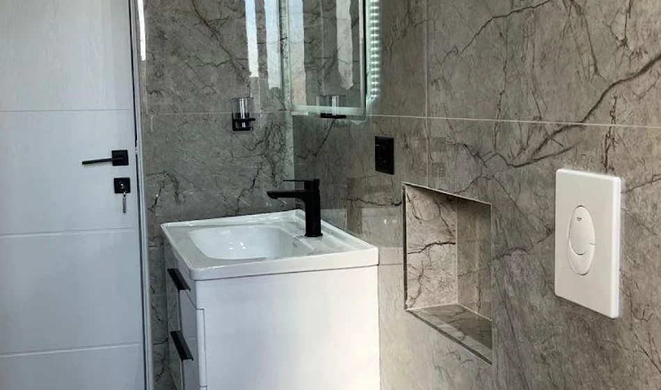 Tirane, jepet me qera 1+1 Kati 5, 63 m² 550 € 