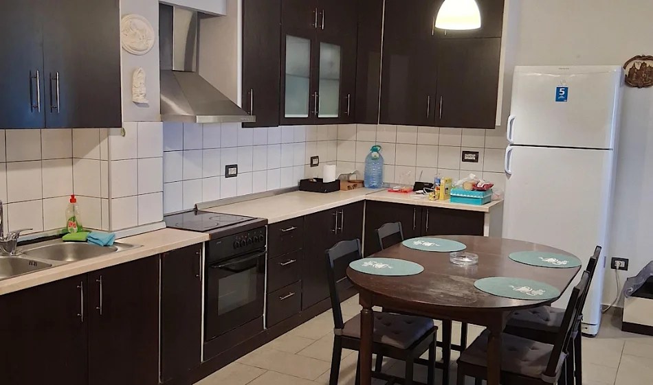 Tirane, jepet me qera apartament 2+1 Kati 3, 103 m² 720 € 