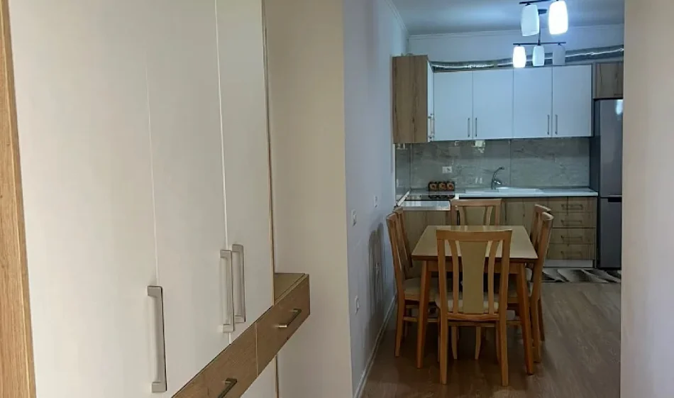 Tirane, jepet me qera apartament 3+1 Kati 0, 120 m² 600 € 