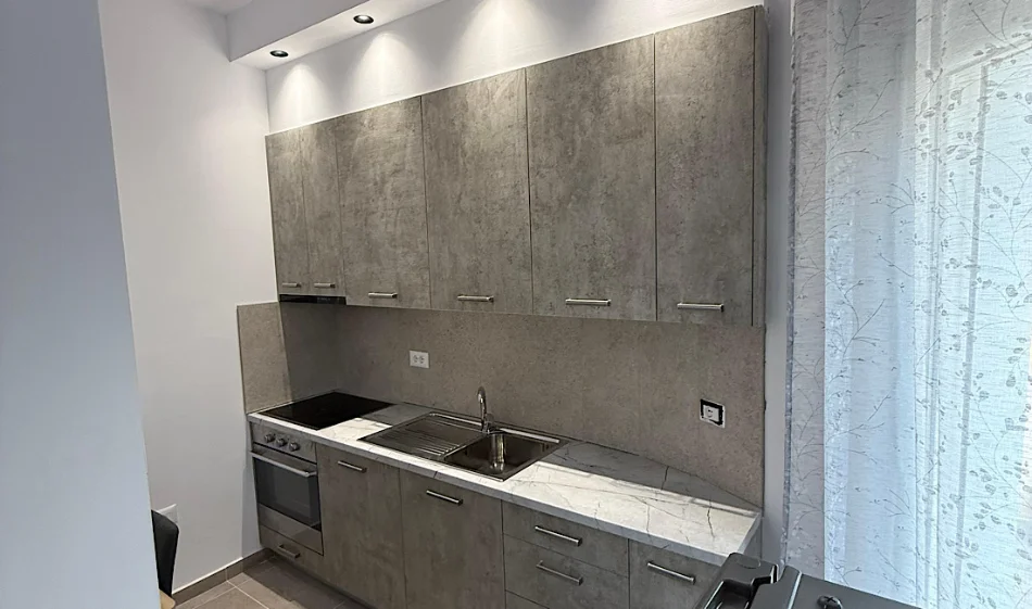 Tirane, jepet me qera apartament 1+1 Kati 0, 60 m² 520 € 