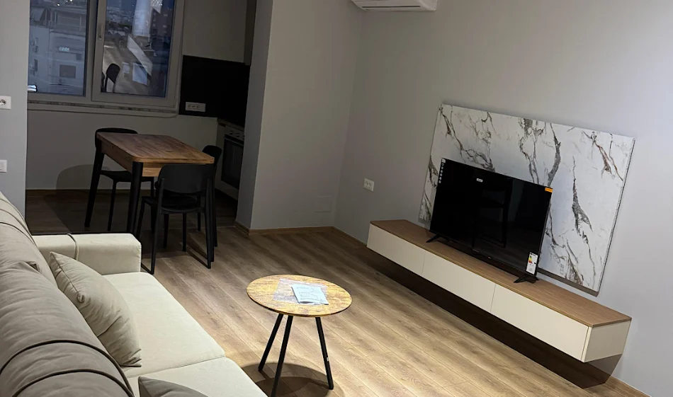 Tirane, jepet me qera apartament 1+1 Kati 6, 50 m² 600 € 
