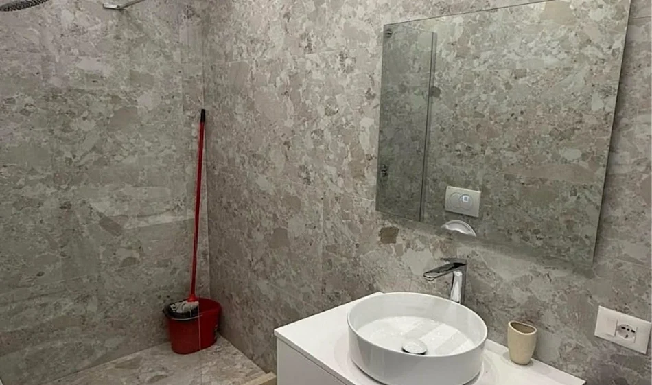Tirane, jepet me qera apartament 1+1 Kati 2, 50 m² 600 € 