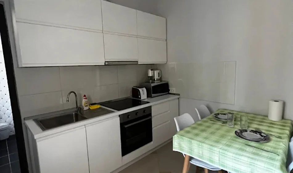 Tirane, jepet me qera apartament 1+1 Kati 2, 65 m² 700 € 