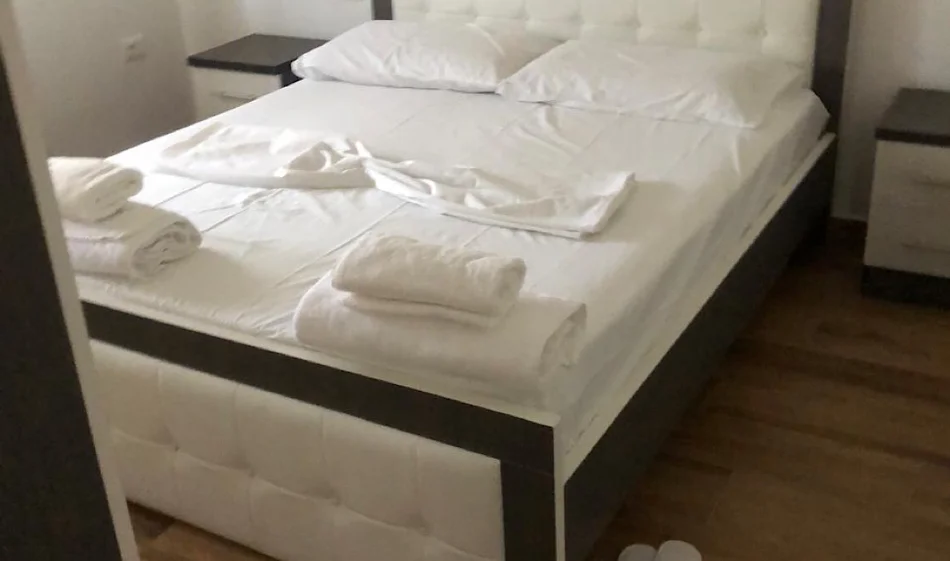 Tirane, jepet me qera apartament 2+1 Kati 4, 70 m² 600 € 