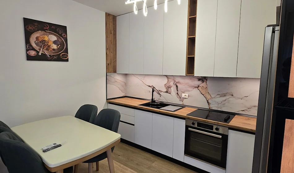 Tirane, jepet me qera apartament 1+1 , 74 m² 450 €