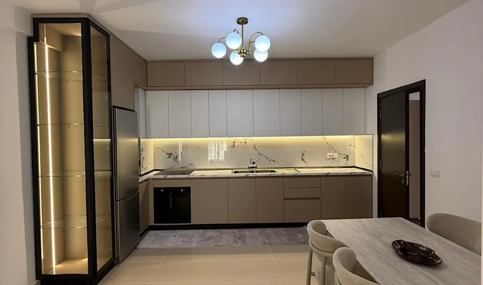 Tirane, jepet me qera apartament 2+1 Kati 3, 85 m² 750 € 