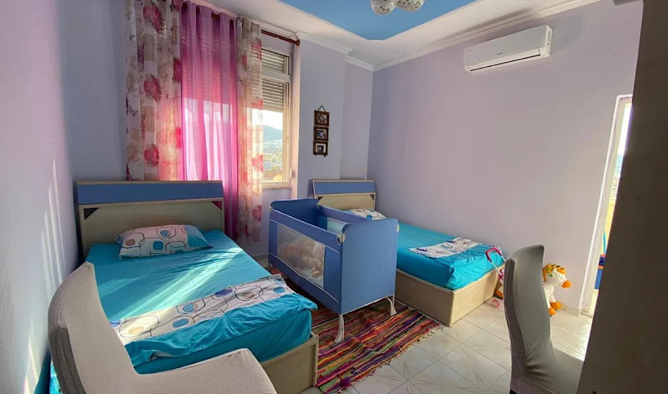Tirane, jepet me qera apartament Kati 7, 100 m² 550 €