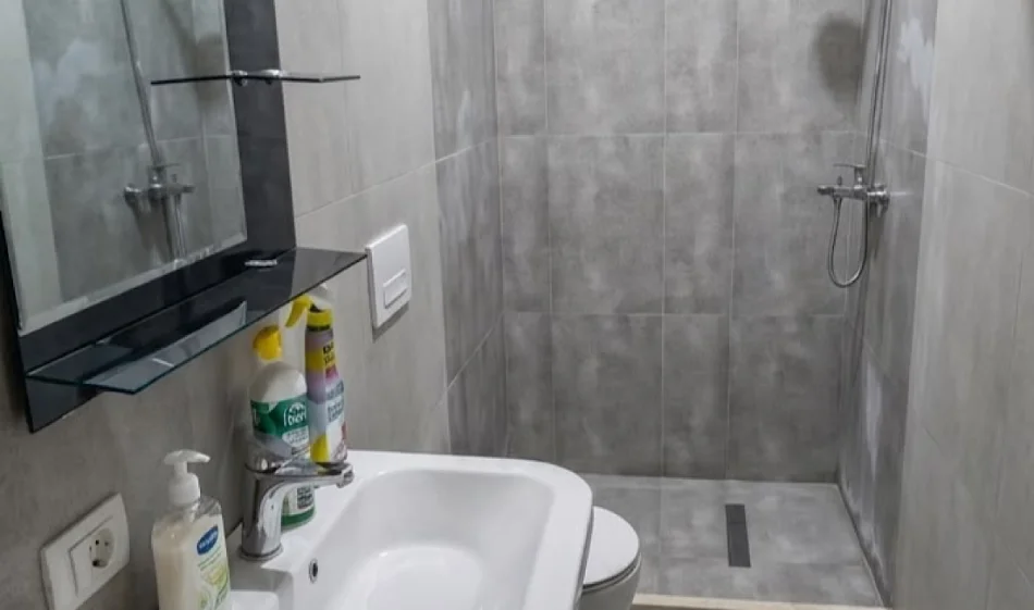 Tirane, jepet me qera apartament 1+1 Kati 3, 50 m² 400 € 