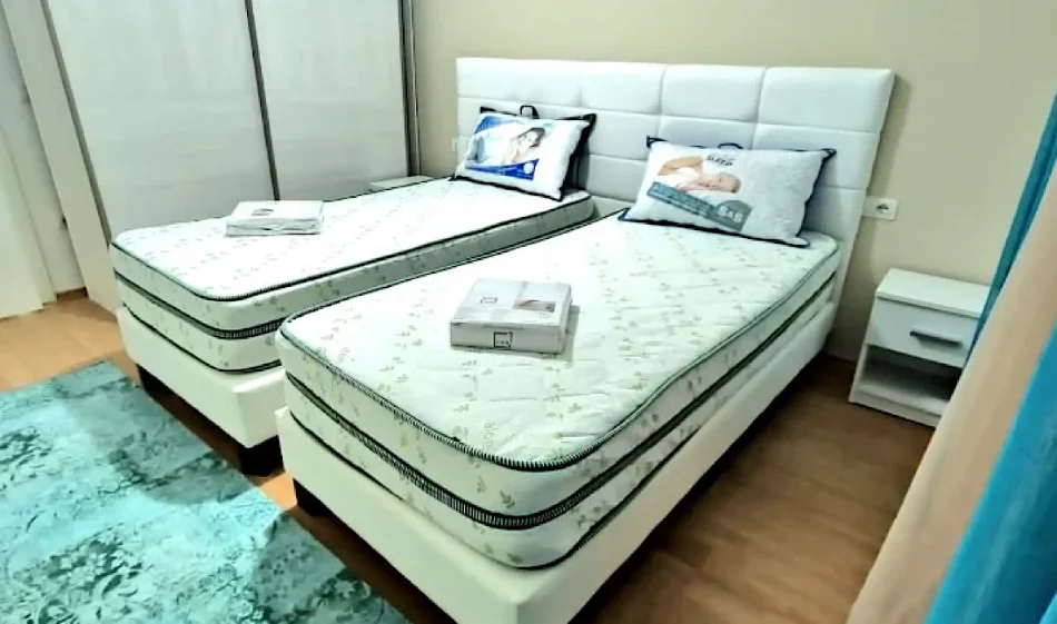 Tirane, jepet me qera apartament 2+1 Kati 4, 85 m² 650 € 