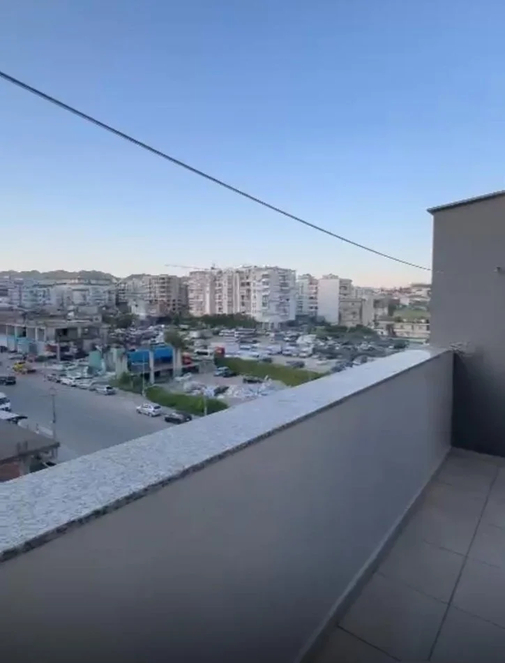 jepet me qera apartament 2+1 vila L 2-astir , 380 €