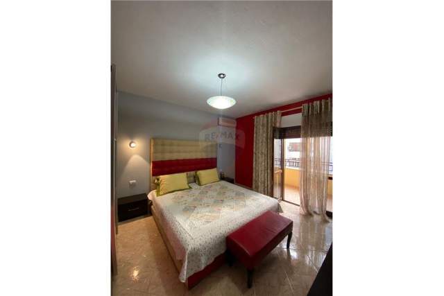 Tirane, jepet me qera apartament 2+1+BLK Kati 6, 120 m² 600 Euro (Komuna Parisit)