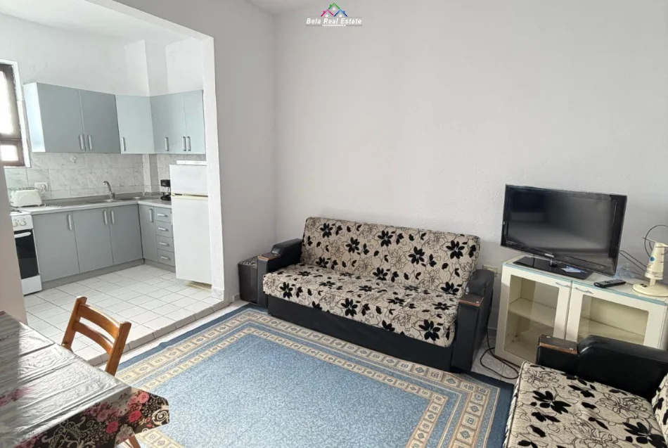 Tirane, jepet me qera apartament 1+1+Ballkon Kati 2, 60 m² 470 € (rruga e barrikadave)