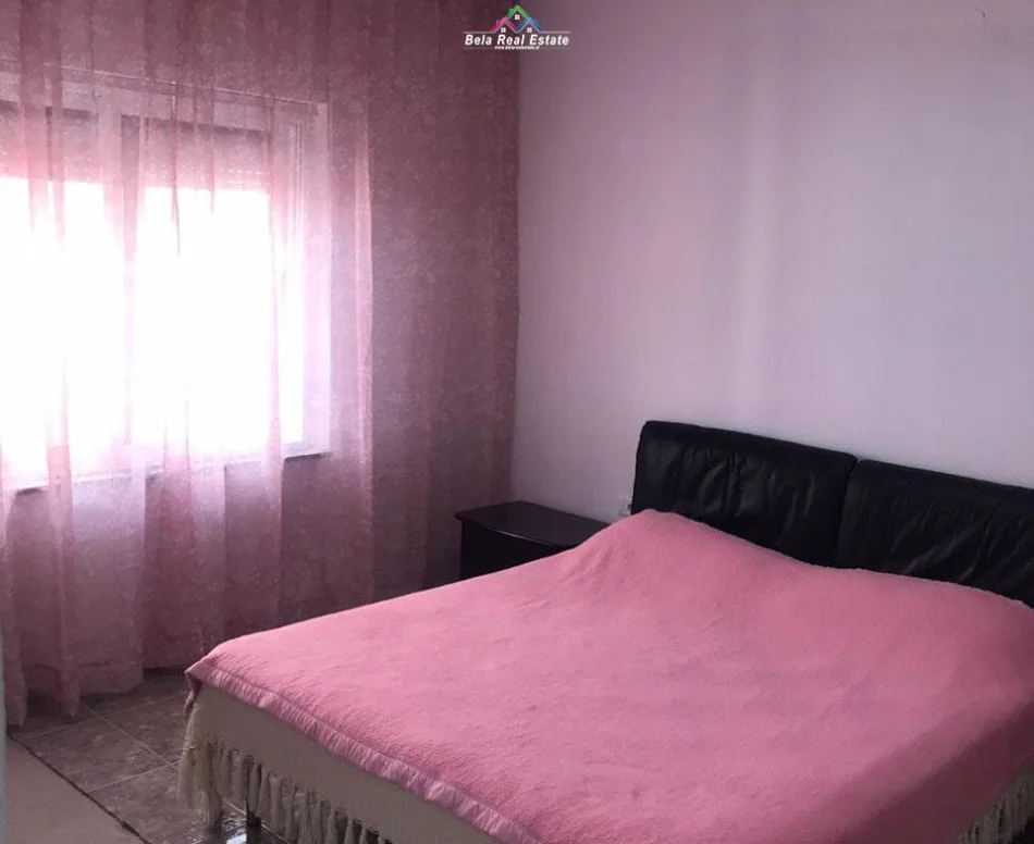 Tirane, jepet me qera apartament 2+1 Kati 4, 80 m² 570 € (rruga e dibres)