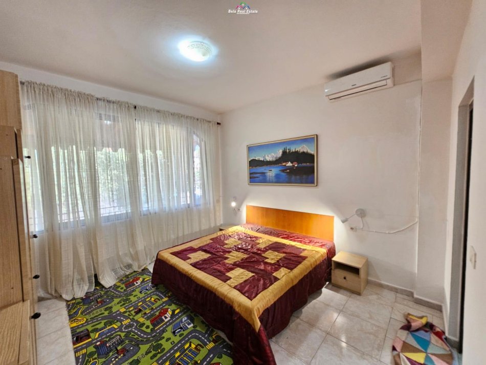 Tirane, jepet me qera Vile 3+1 Kati 1, 135 m² 500 € (tregu elektrik)